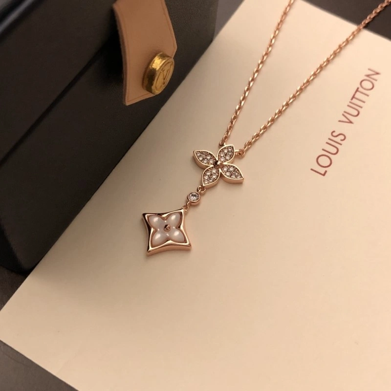 Flexible Louis Vuitton Necklaces 247687