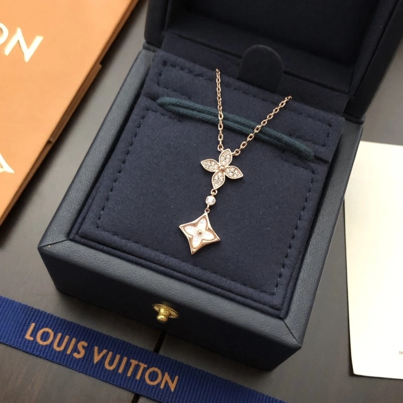 Flexible Louis Vuitton Necklaces 247687