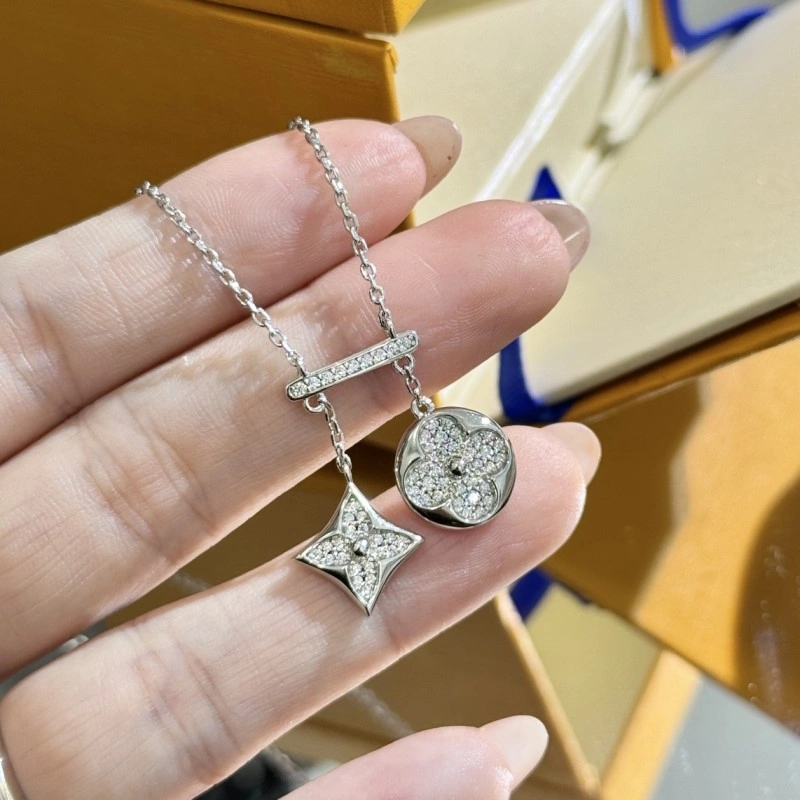MultiPurpose Louis Vuitton Necklaces 247677
