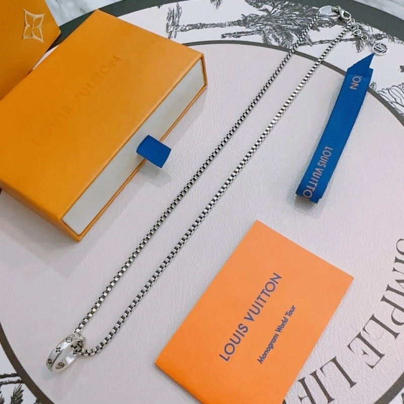 Louis Vuitton Necklaces Casual 247678