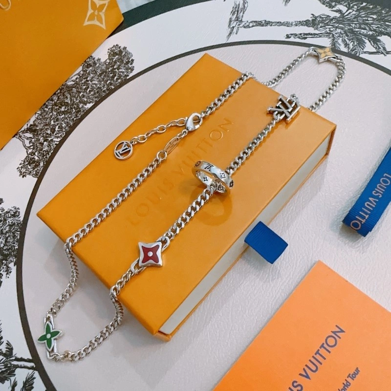 Louis Vuitton Necklaces Durable 247673