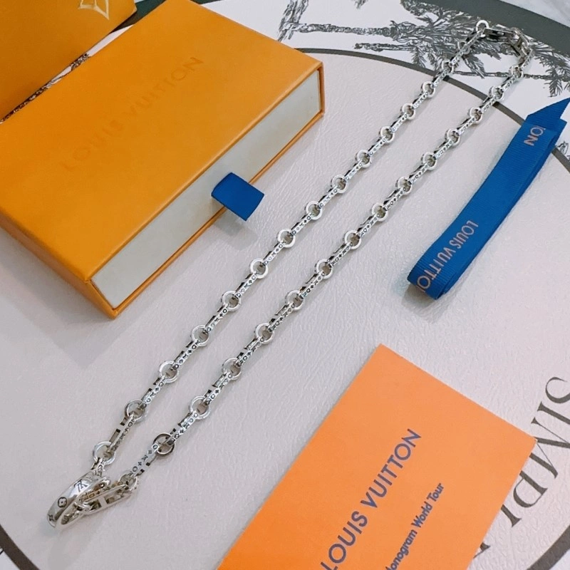 Louis Vuitton Necklaces Elegant 247671