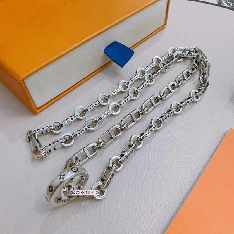 Louis Vuitton Necklaces Elegant 247671