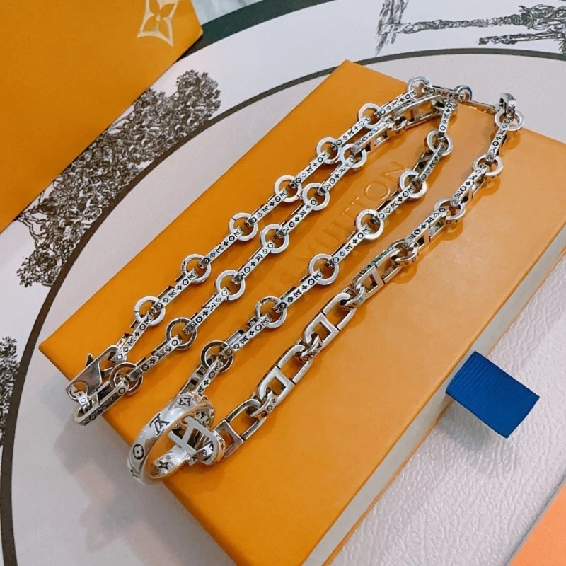 Louis Vuitton Necklaces Elegant 247671