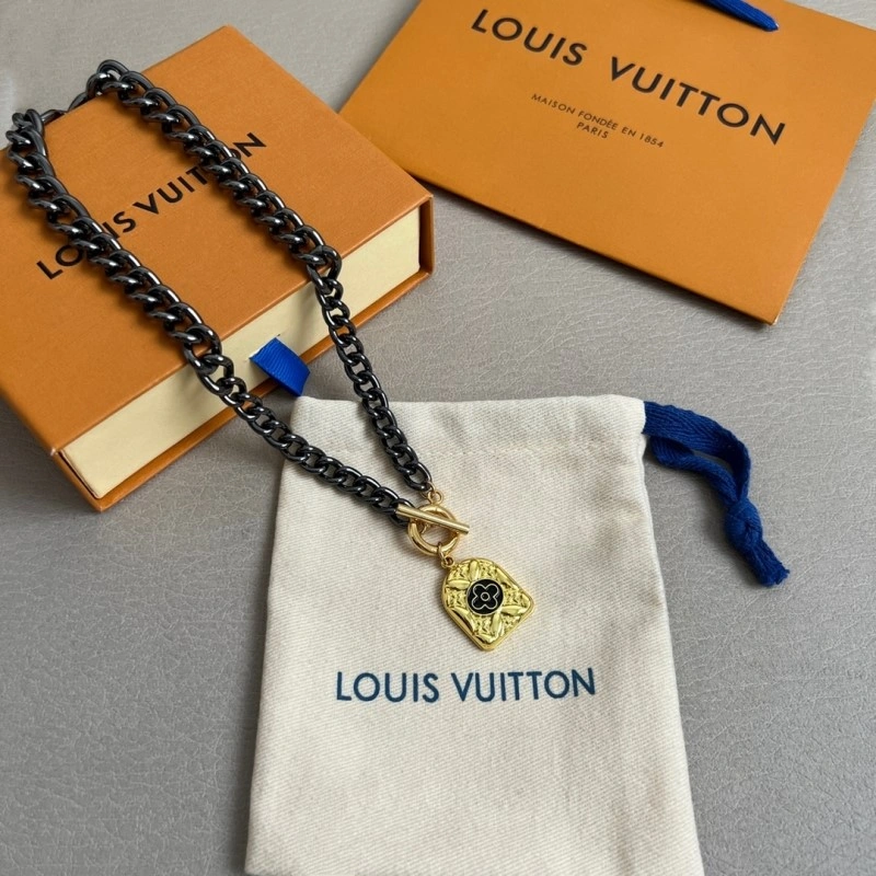 WellDesigned Louis Vuitton Necklaces 247670