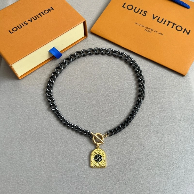 WellDesigned Louis Vuitton Necklaces 247670