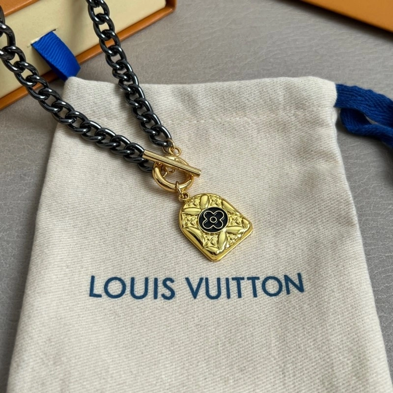 WellDesigned Louis Vuitton Necklaces 247670