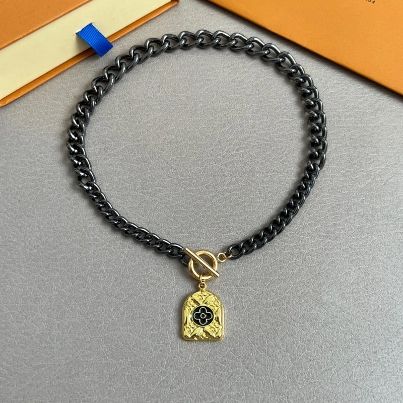 WellDesigned Louis Vuitton Necklaces 247670