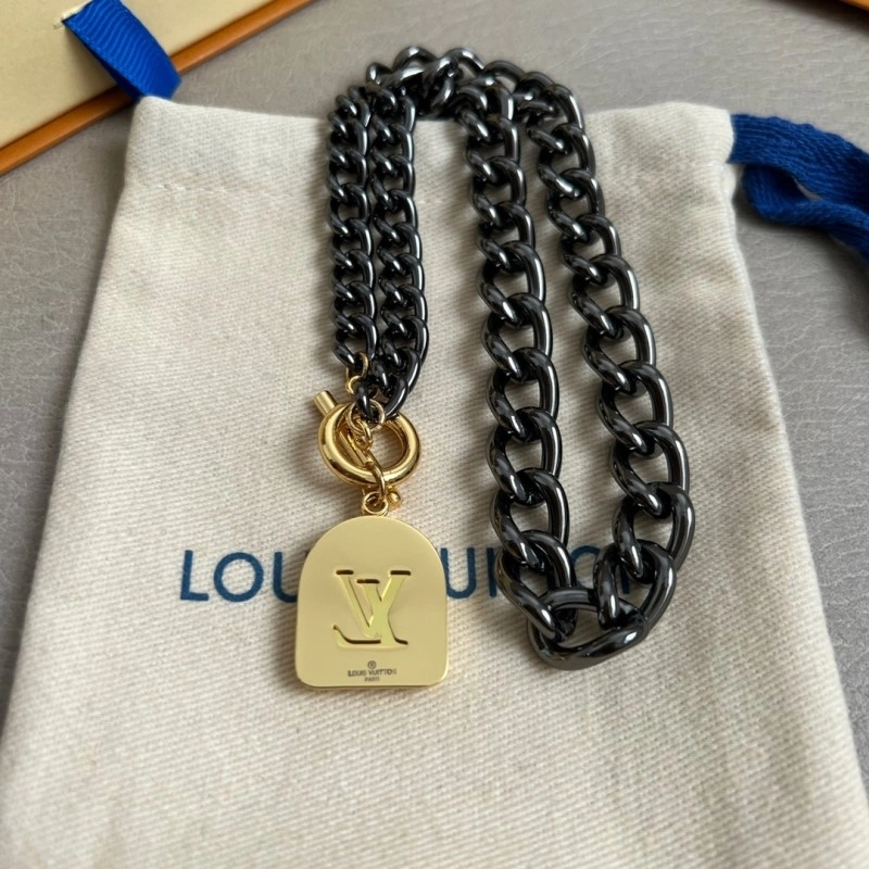 WellDesigned Louis Vuitton Necklaces 247670