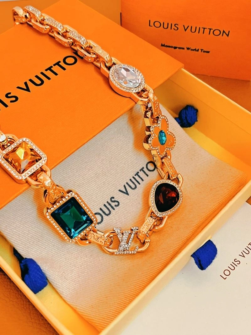 Resilient Louis Vuitton Necklaces 268412