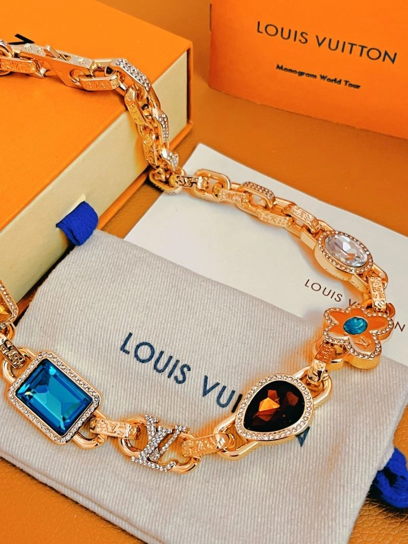 Resilient Louis Vuitton Necklaces 268412