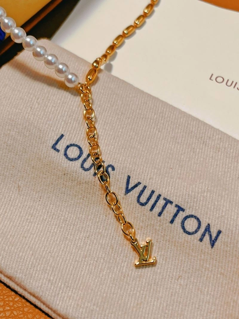 Louis Vuitton Necklaces Unique 268411