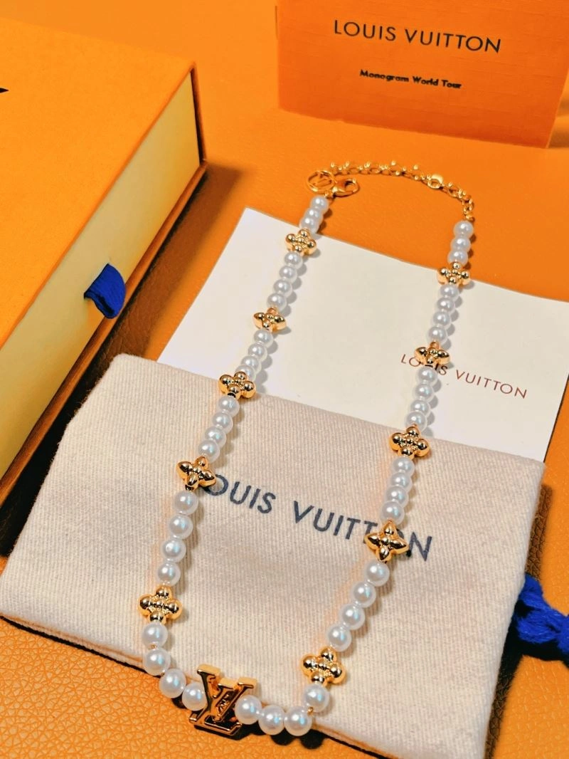 Louis Vuitton Necklaces Sleek 268410