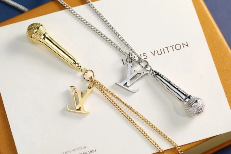 SmoothTexture Louis Vuitton Necklaces 268403