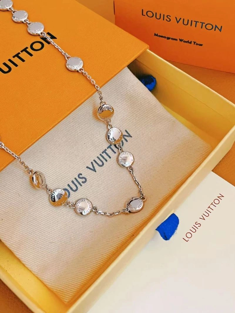 Casual Louis Vuitton Necklaces 268401
