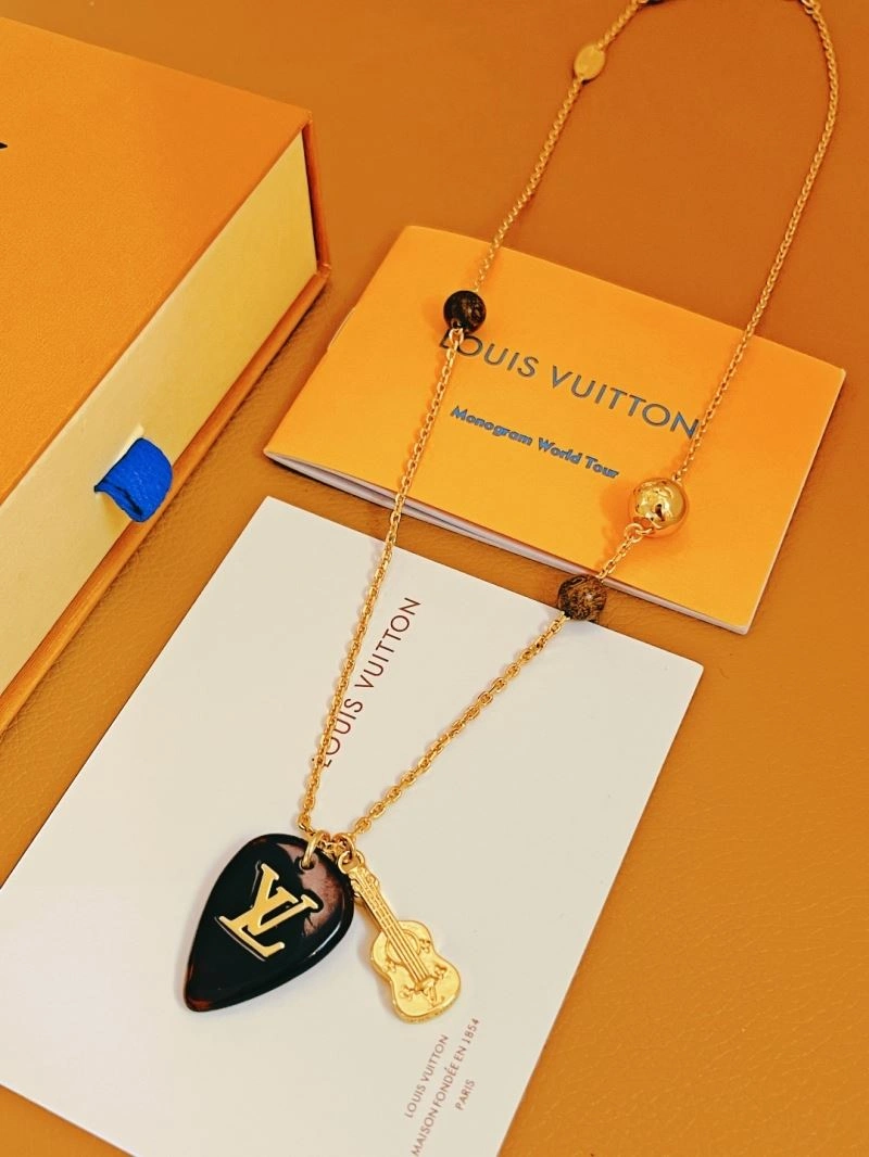 Louis Vuitton Necklaces Packable 268404