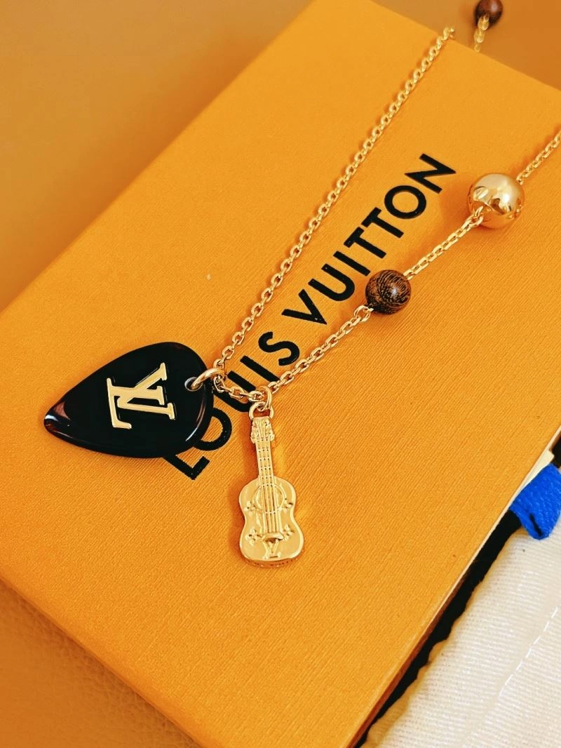 Louis Vuitton Necklaces Packable 268404