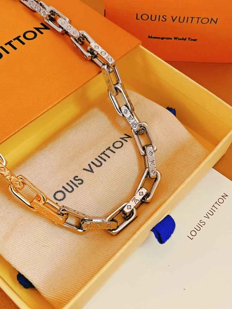 Timeless Louis Vuitton Necklaces 268387