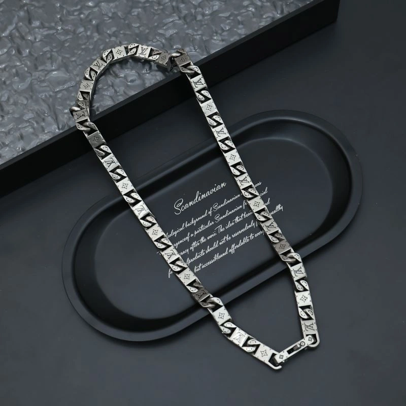 Seasonal Louis Vuitton Necklaces 268393