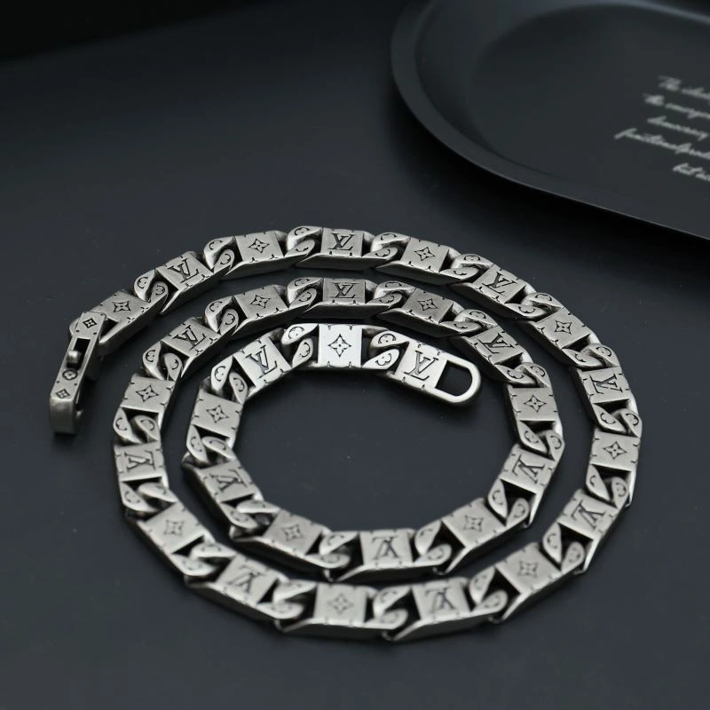 Seasonal Louis Vuitton Necklaces 268393