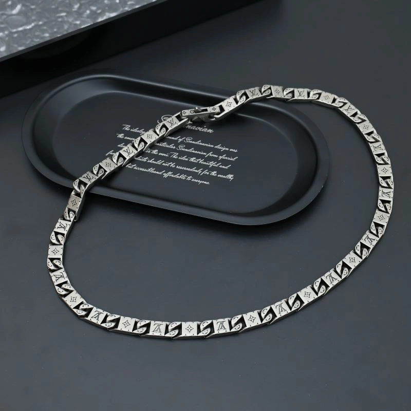 Seasonal Louis Vuitton Necklaces 268393