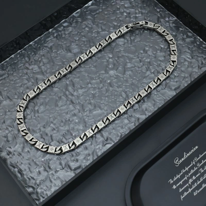Seasonal Louis Vuitton Necklaces 268393