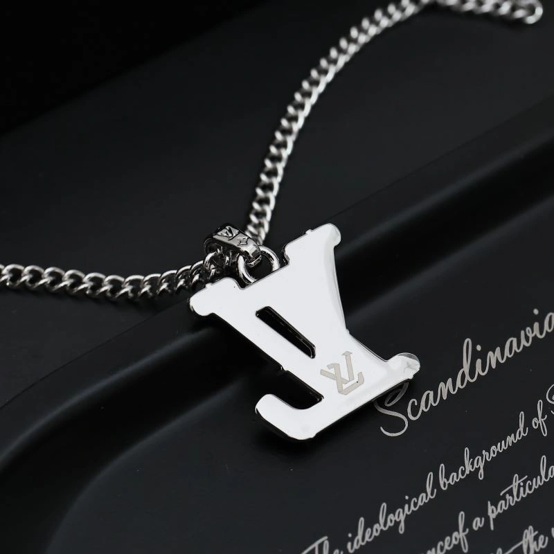 Louis Vuitton Necklaces Fashionable 268405