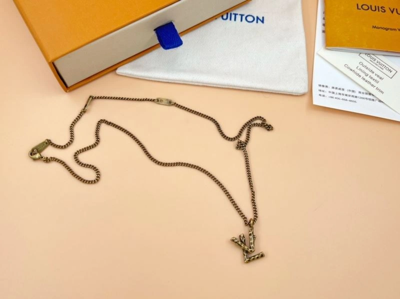 Louis Vuitton Necklaces Practical 268391