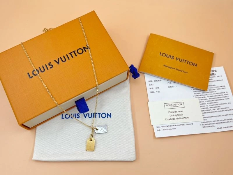 Louis Vuitton Necklaces Bold 268313