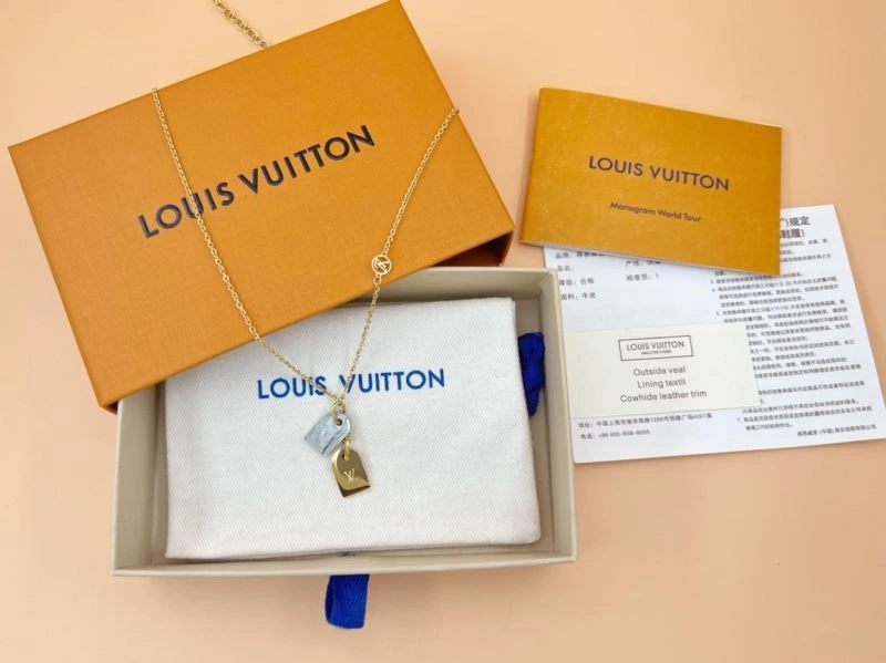Louis Vuitton Necklaces Bold 268313