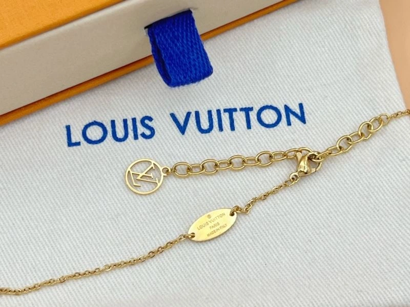 Louis Vuitton Necklaces Bold 268313