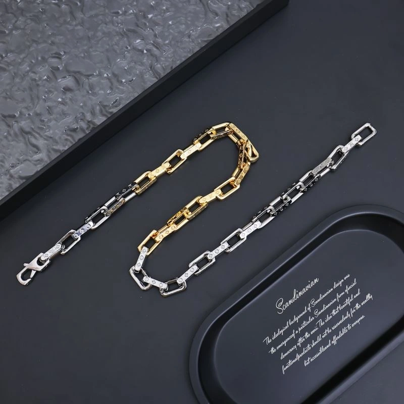 Louis Vuitton Necklaces Attractive 268399