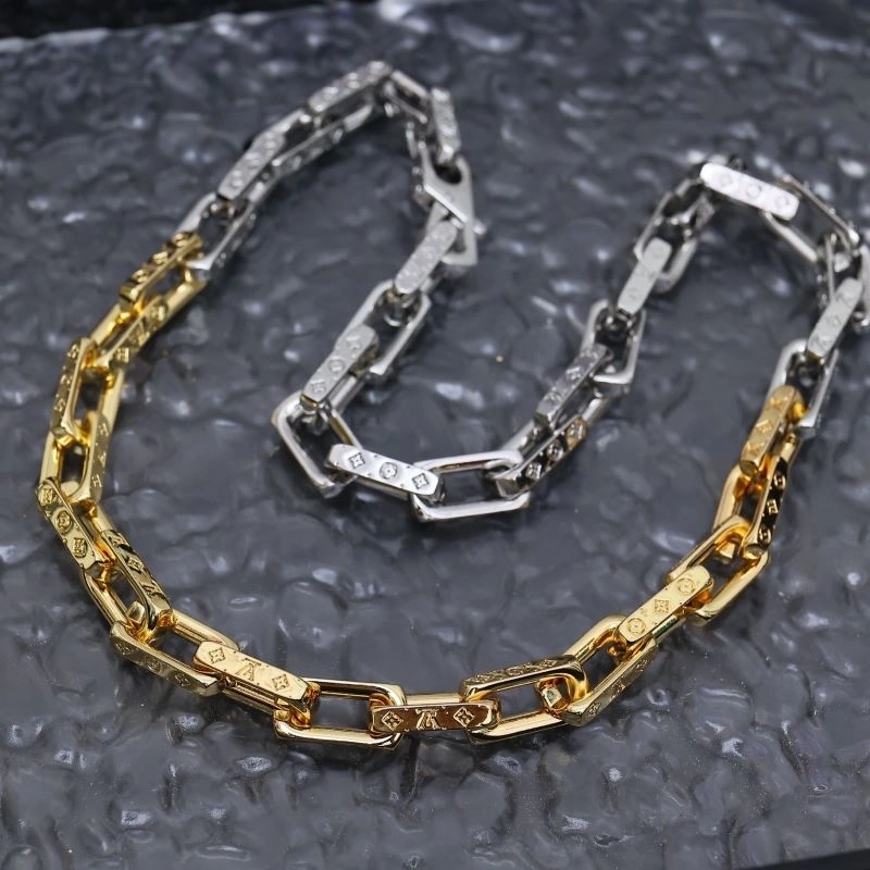 Louis Vuitton Necklaces Attractive 268399