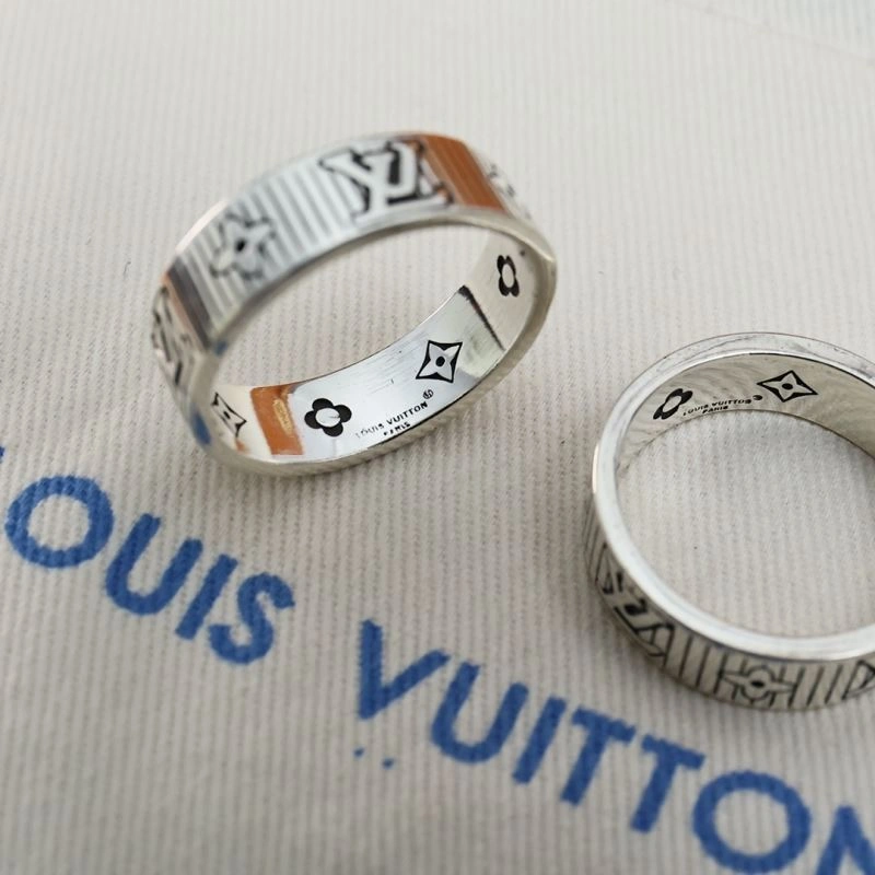 Colorful Louis Vuitton Necklaces 268379
