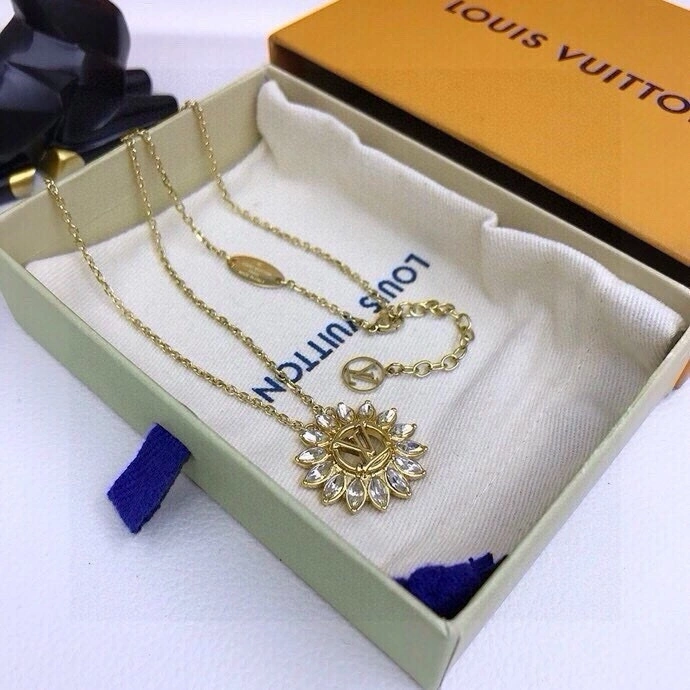 Premium Louis Vuitton Necklaces 268381