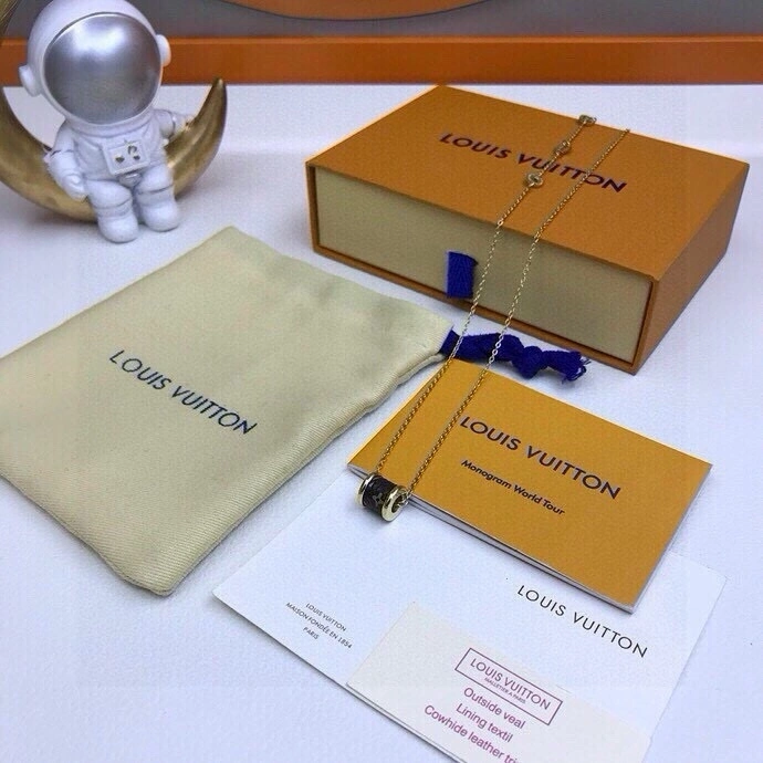 Louis Vuitton Necklaces WaterResistant 268392