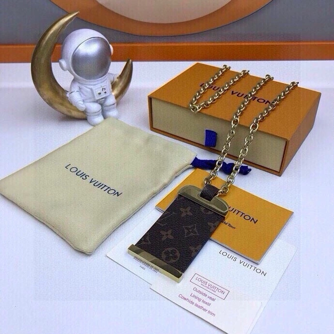 Tailored Louis Vuitton Necklaces 268374