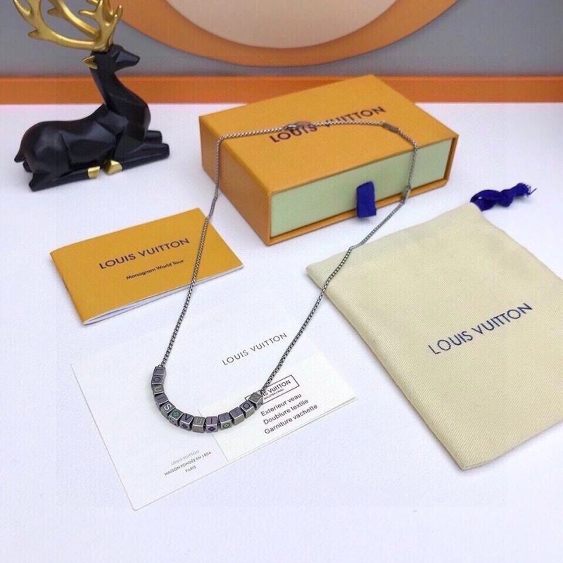 Stylish Louis Vuitton Necklaces 268376