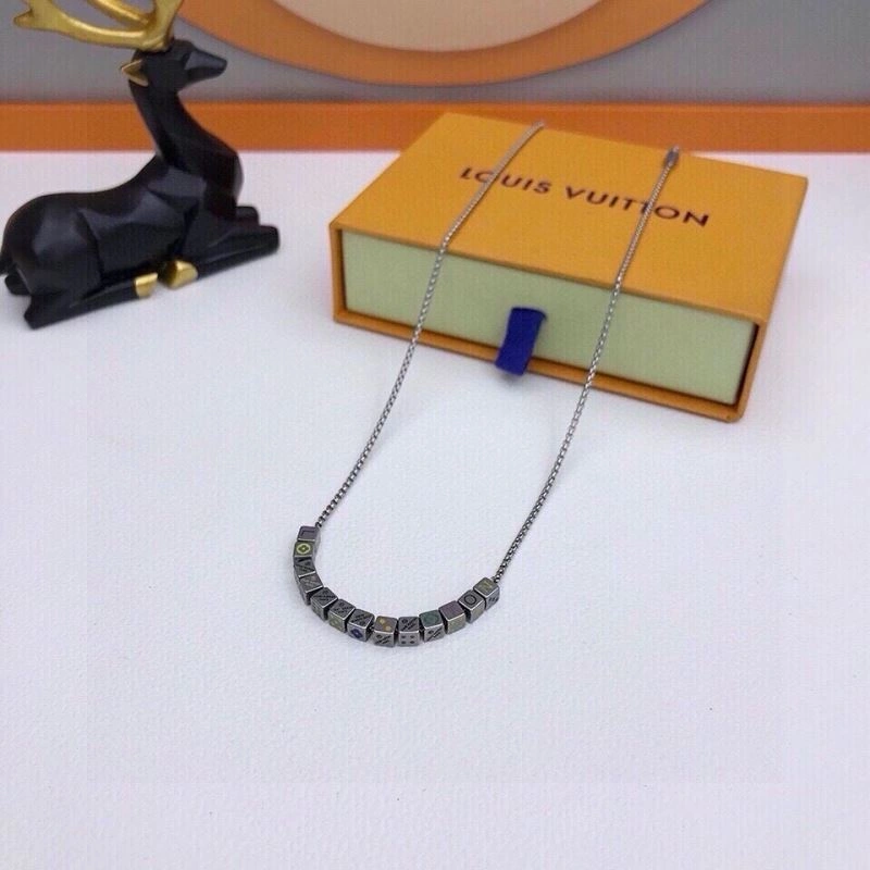 Stylish Louis Vuitton Necklaces 268376