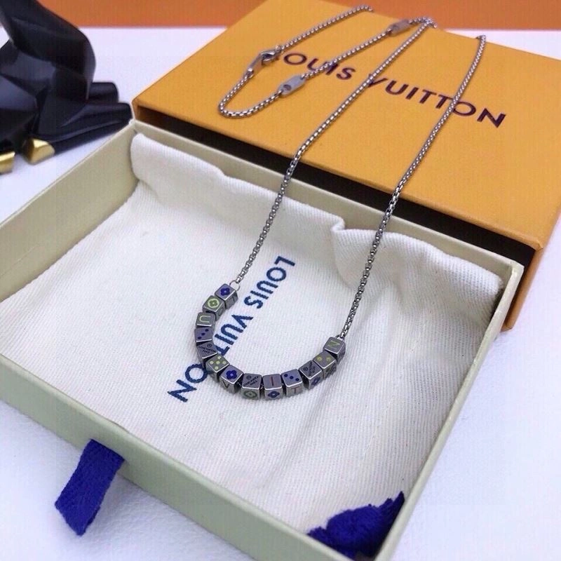 Stylish Louis Vuitton Necklaces 268376