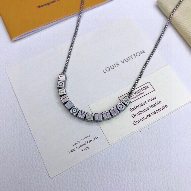 Stylish Louis Vuitton Necklaces 268376