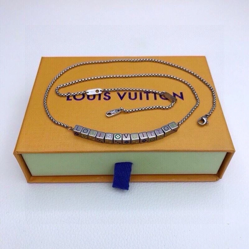 Stylish Louis Vuitton Necklaces 268376