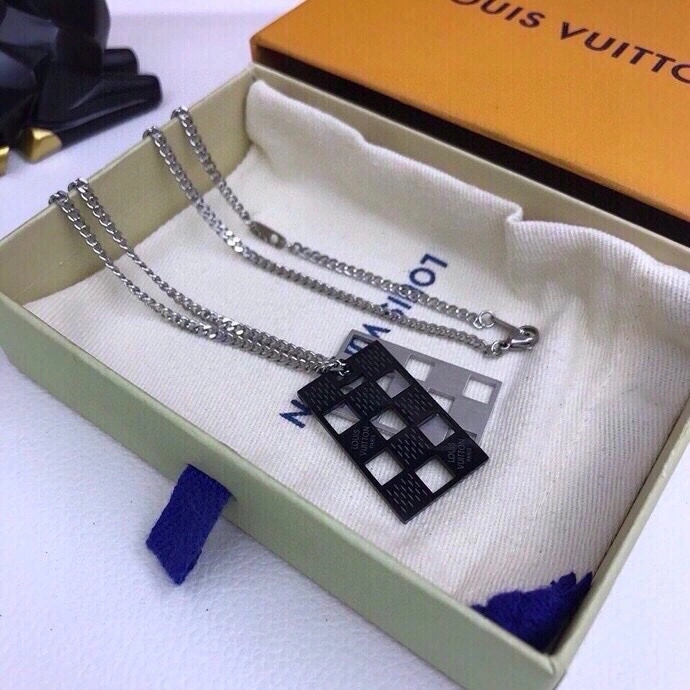 Upgraded Louis Vuitton Necklaces 268370