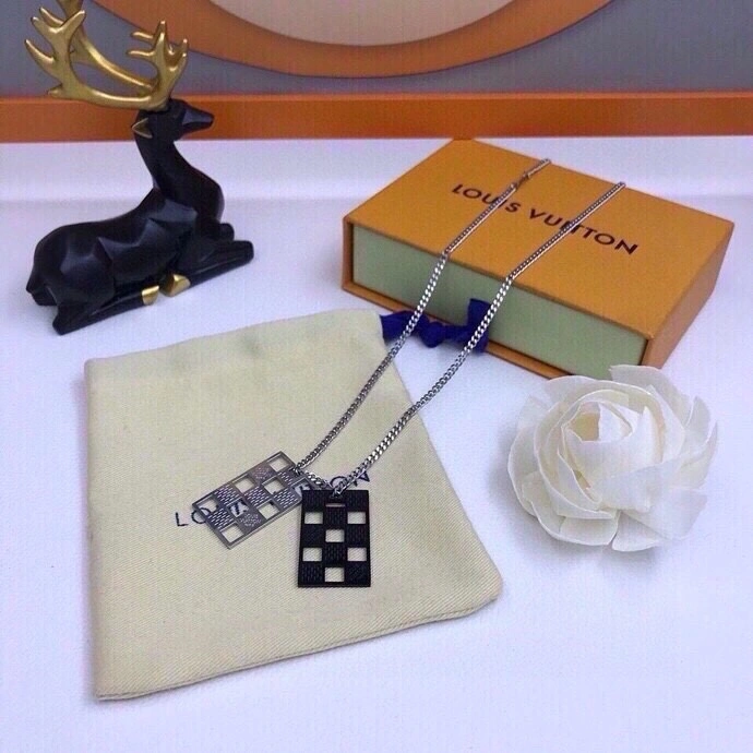 Upgraded Louis Vuitton Necklaces 268370