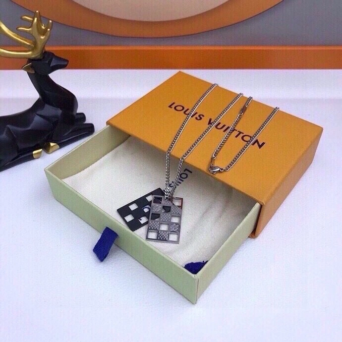 Upgraded Louis Vuitton Necklaces 268370