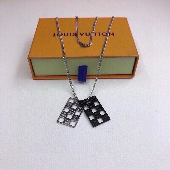 Upgraded Louis Vuitton Necklaces 268370
