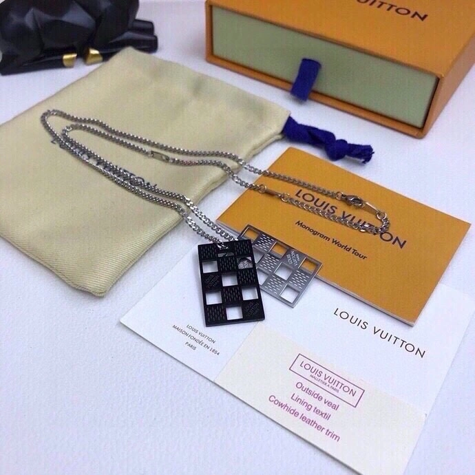Upgraded Louis Vuitton Necklaces 268370