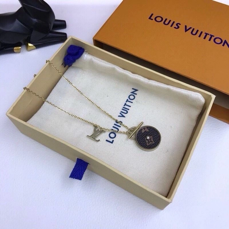 Louis Vuitton Necklaces Bright 268365