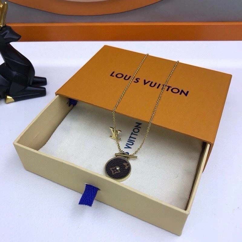 Louis Vuitton Necklaces Bright 268365