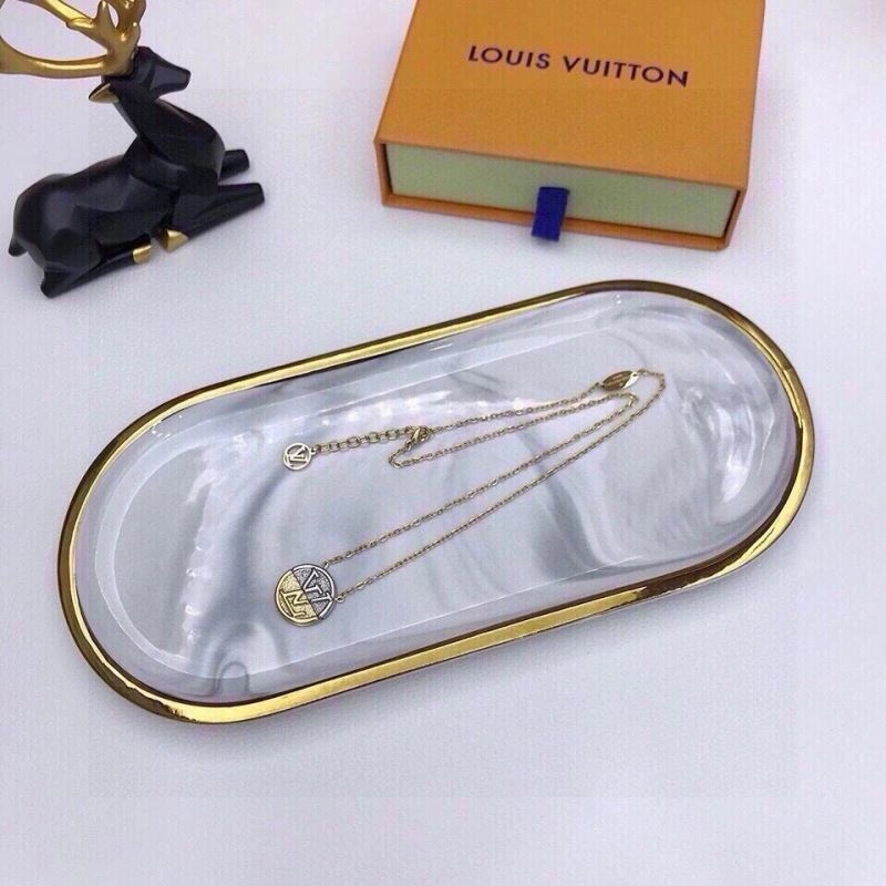 Louis Vuitton Necklaces Cozy 268366